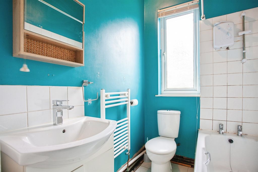 Property photo 3 of 19