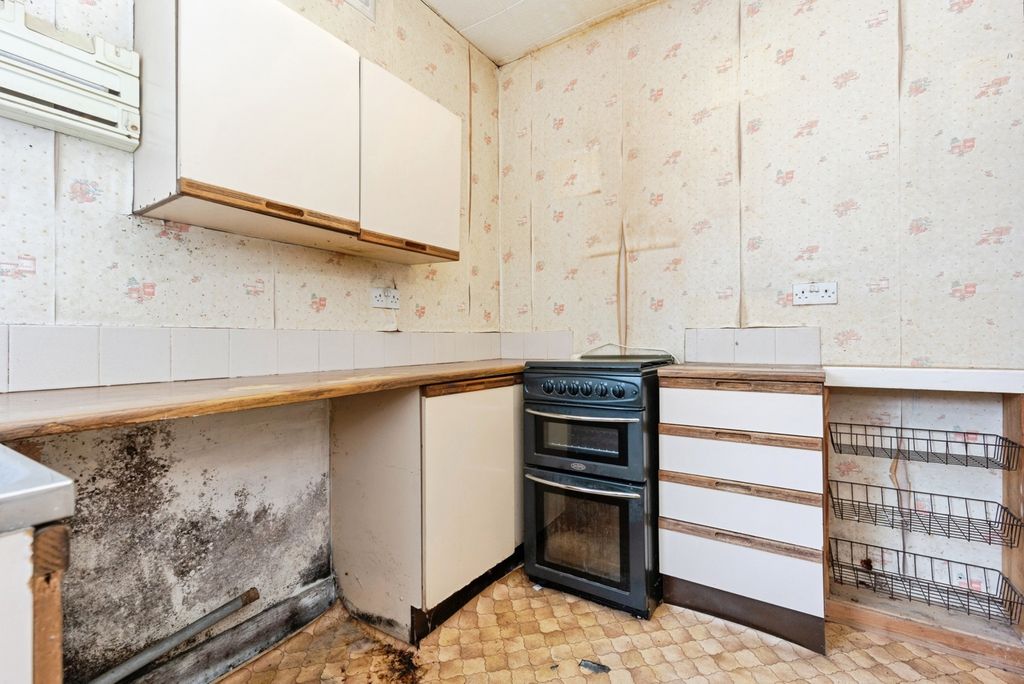Property photo 3 of 23 Pbox-Img.Jpg
