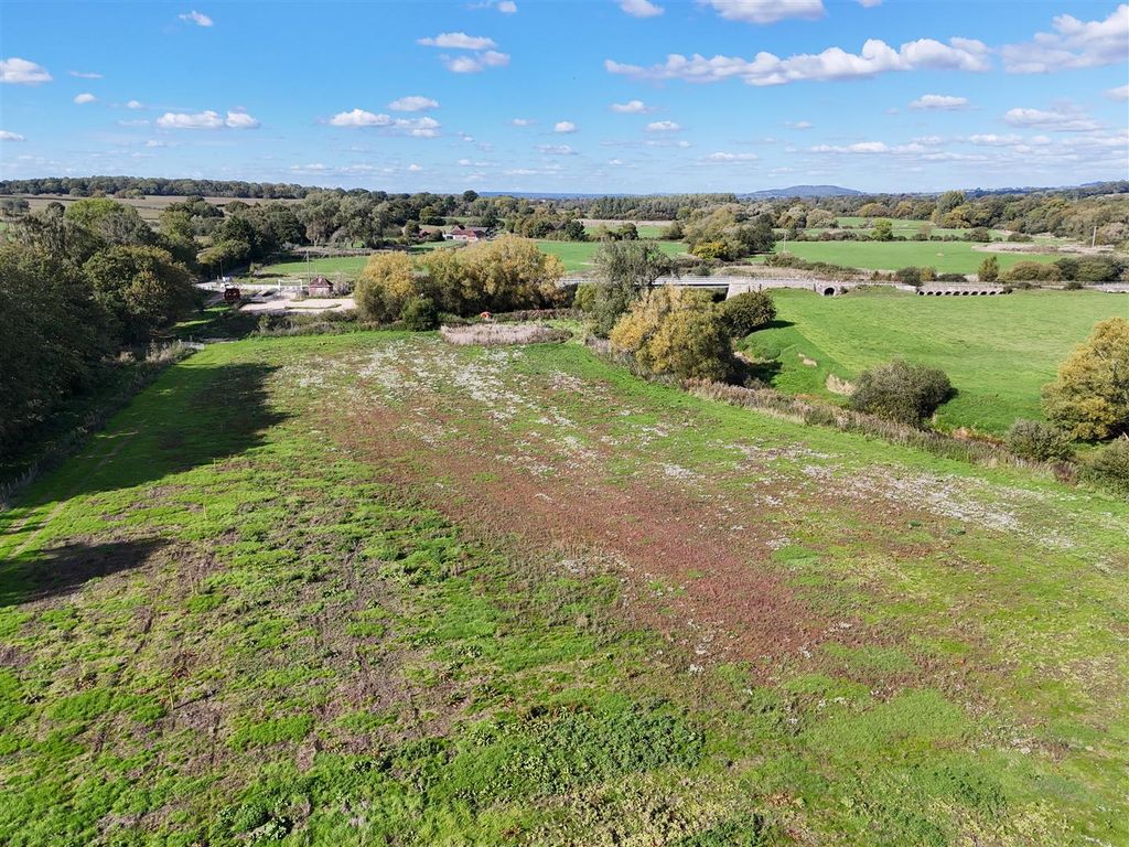 Property photo 2 of 8 Dji_20250923145942_0005_D.Jpg