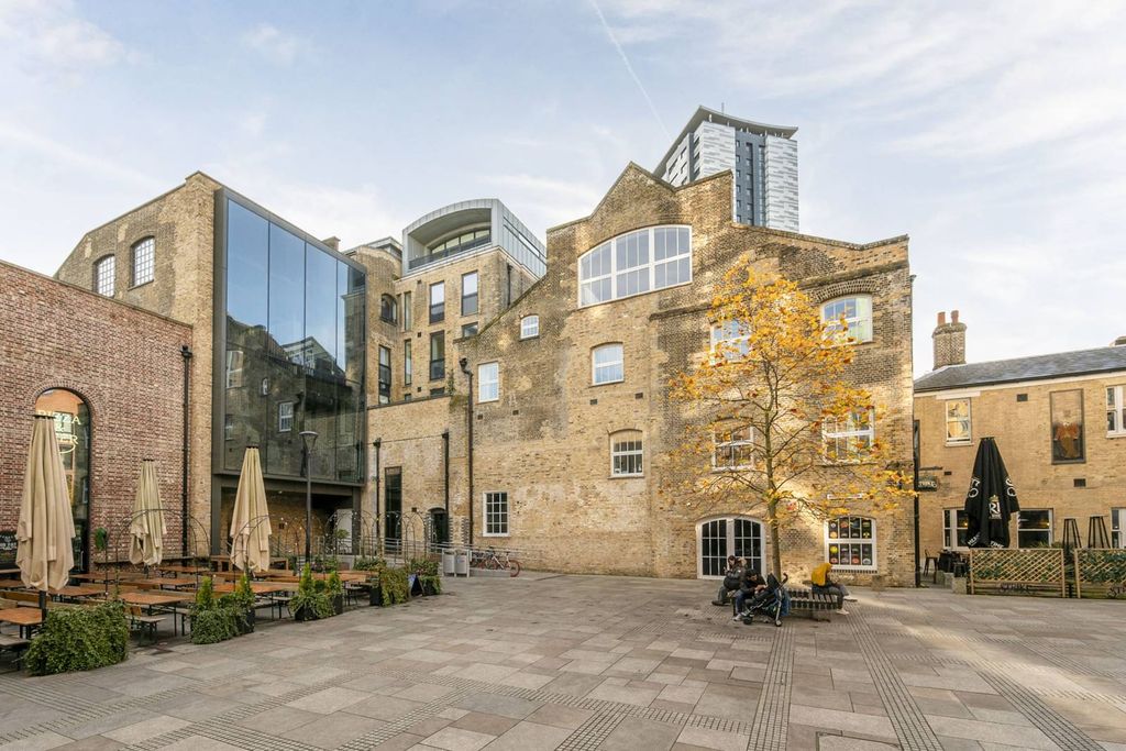 Property photo 3 of 16