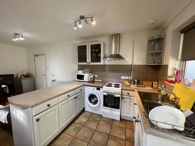Property photo 3 of 5 Kitchen