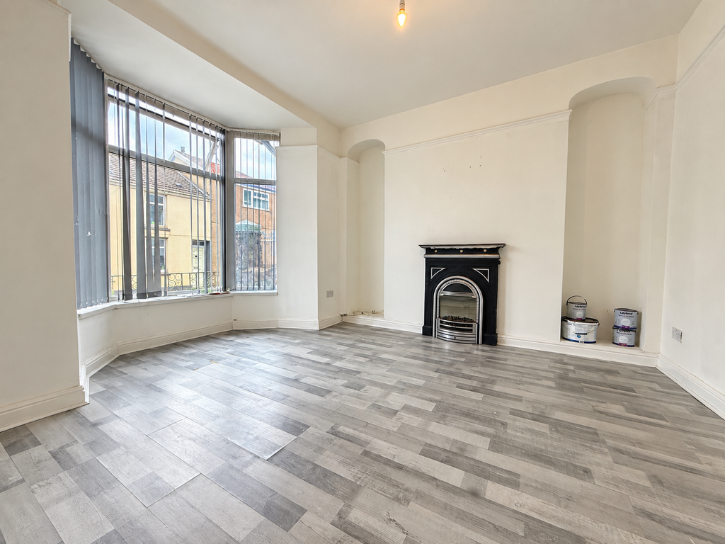 Property photo 2 of 17 103A057F-0Bcd-46Dd-91F4-Adaf184Bd030