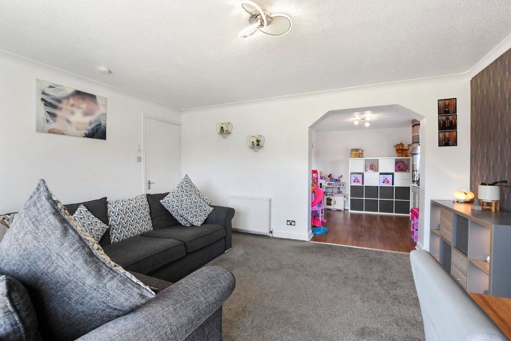 Property photo 3 of 24