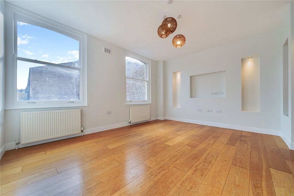 Property photo 2 of 13 Picture No. 18