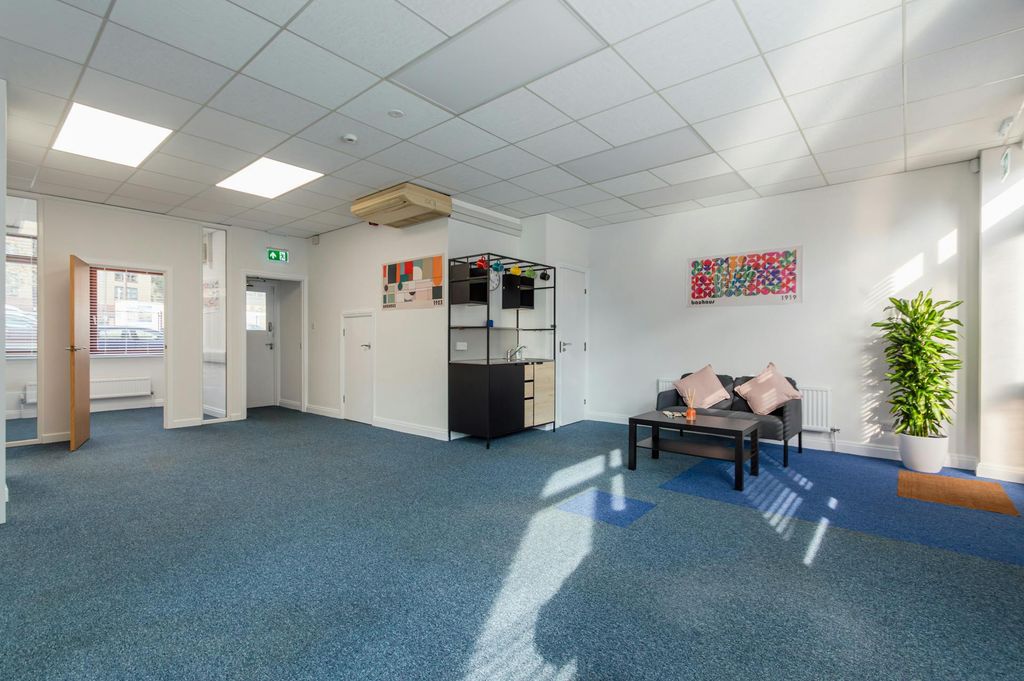 Property photo 2 of 7 5.Jpg