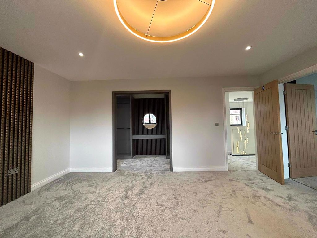 Property photo 3 of 49