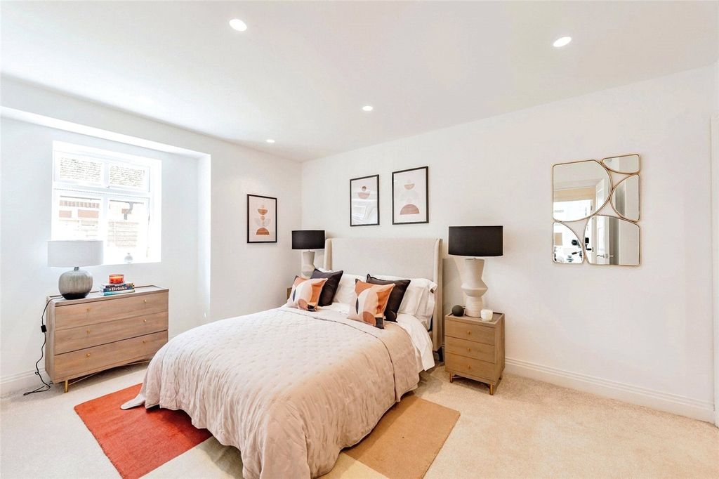 Property photo 3 of 15 Bedroom