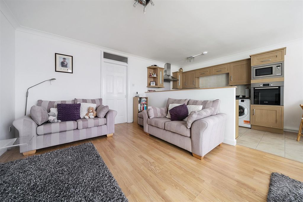 Property photo 3 of 16 67852bbc9B768-1230555 (2).Jpg