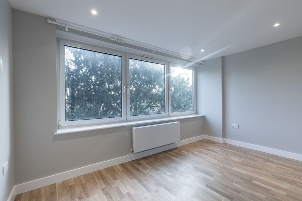 Property photo 1 of 19 Bedroom (Example)