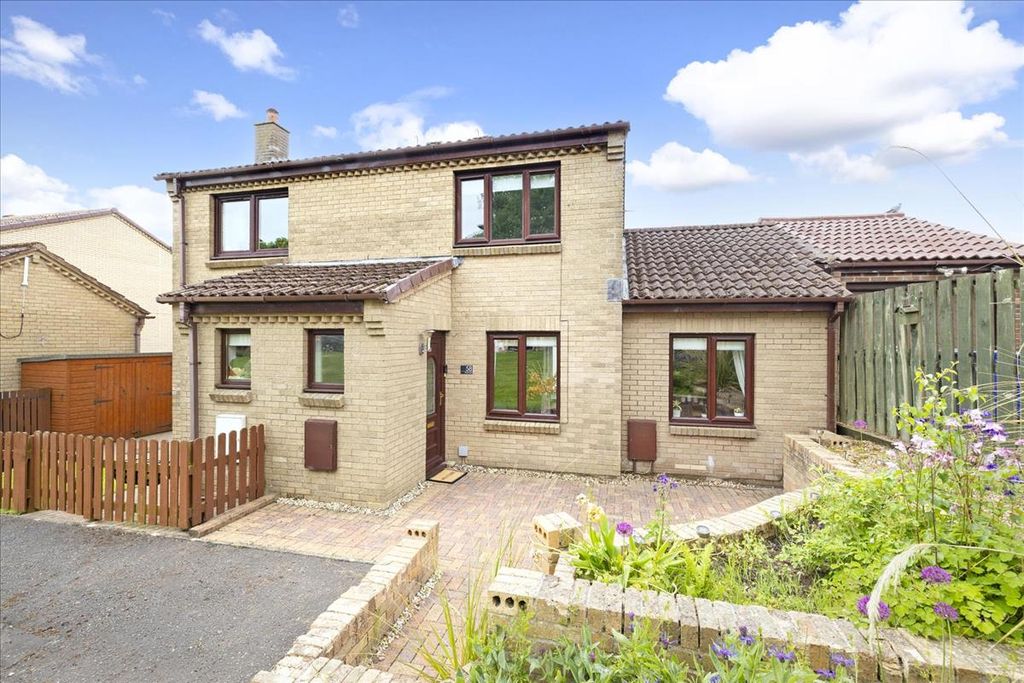 Property photo 1 of 32