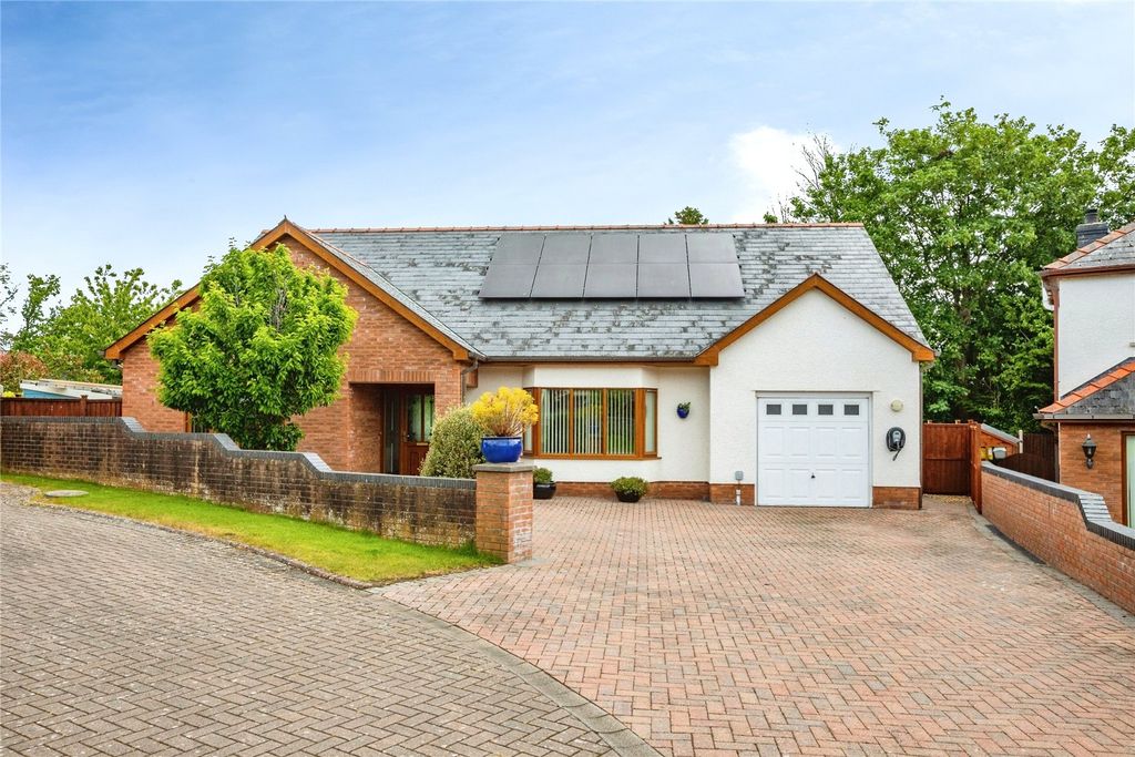 Property photo 1 of 33 Picture No. 02