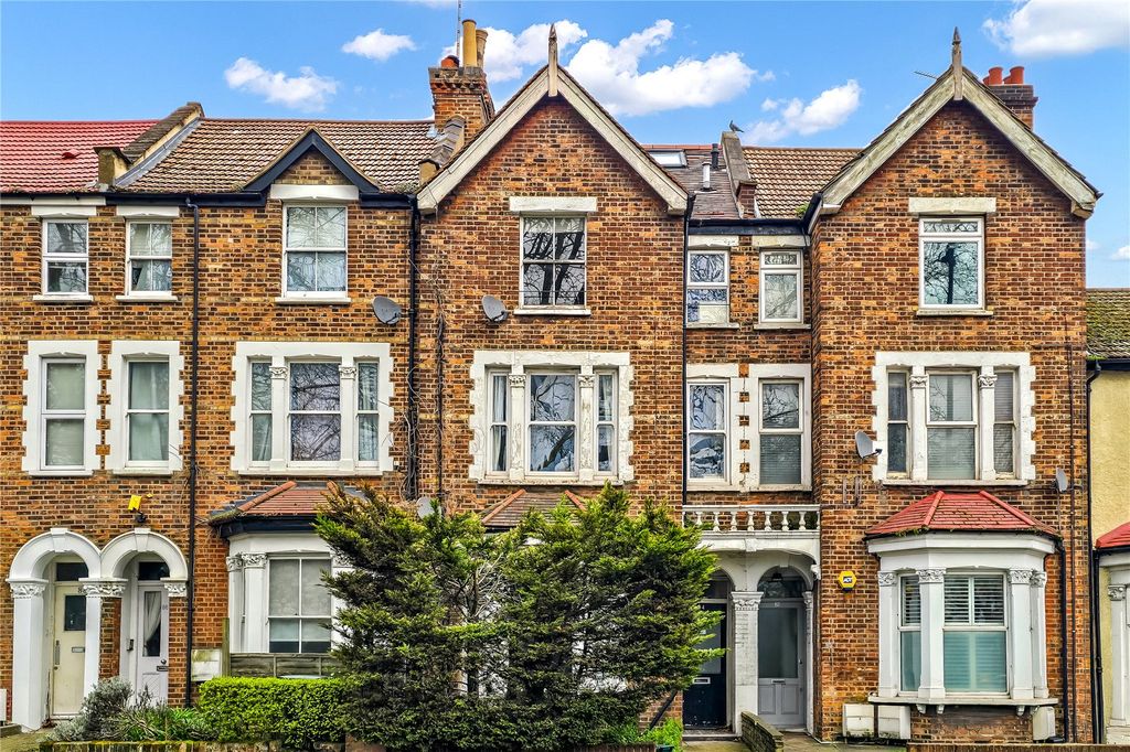 Property photo 3 of 19 Picture No. 01