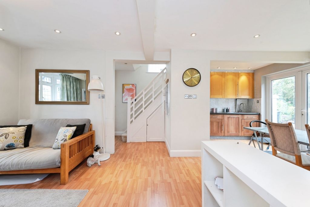 Property photo 3 of 16 Reception Area