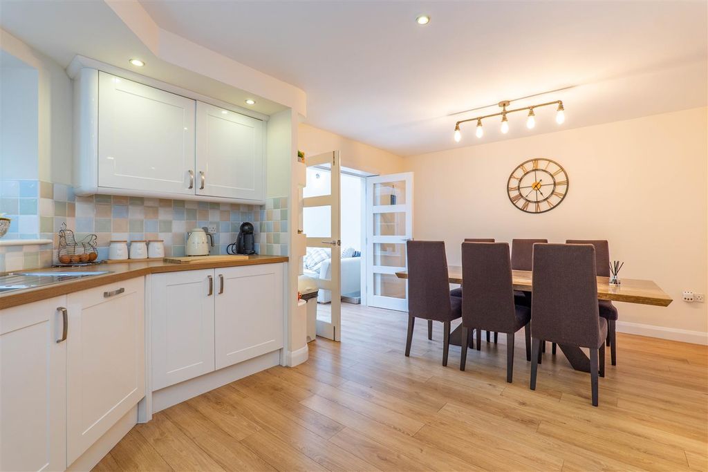 Property photo 3 of 38 Kitchen/Diner