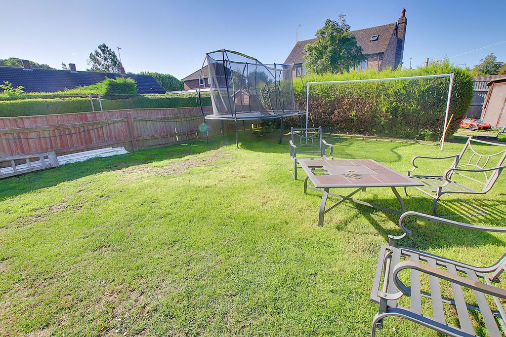 Property photo 2 of 9