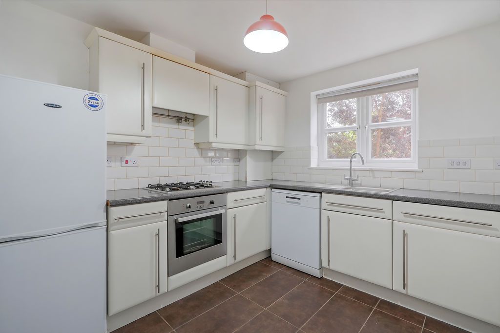 Property photo 3 of 23 Kitchen
