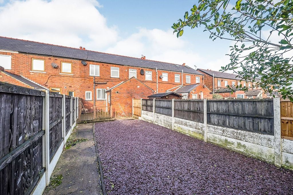 Property photo 2 of 8 Description