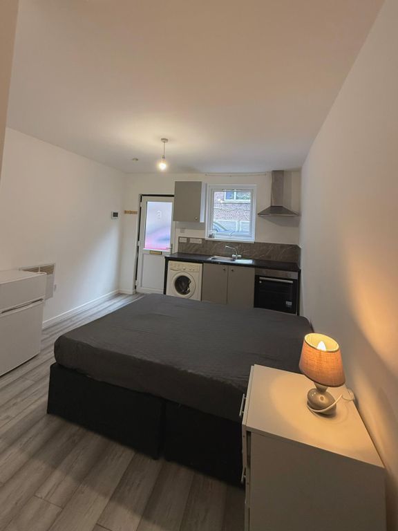 Property photo 1 of 3 Bedroom