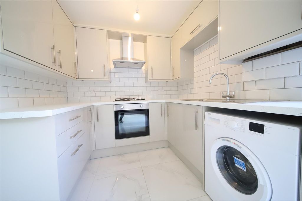 Property photo 2 of 17 Img_2347.Jpg