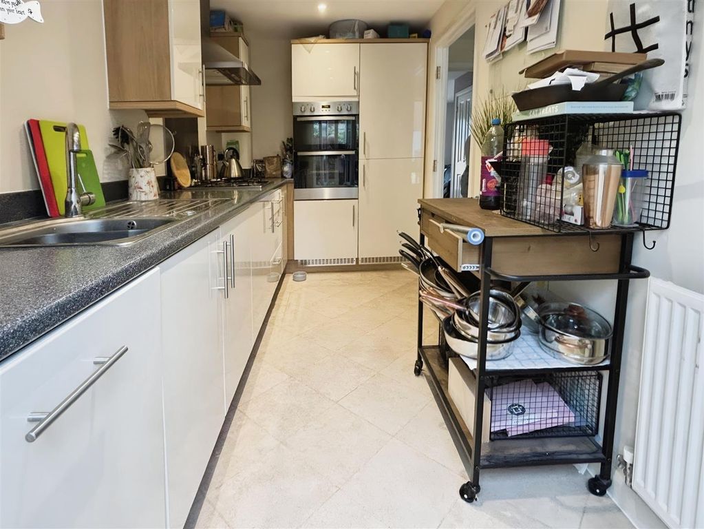 Property photo 2 of 17 Kitchen