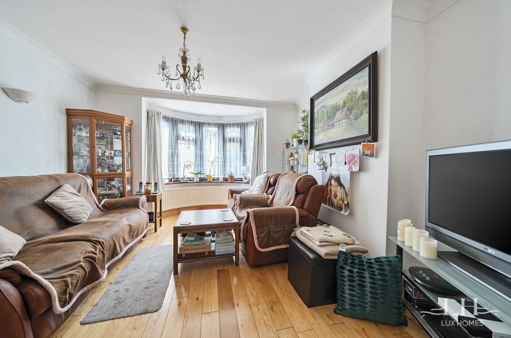 Property photo 2 of 19