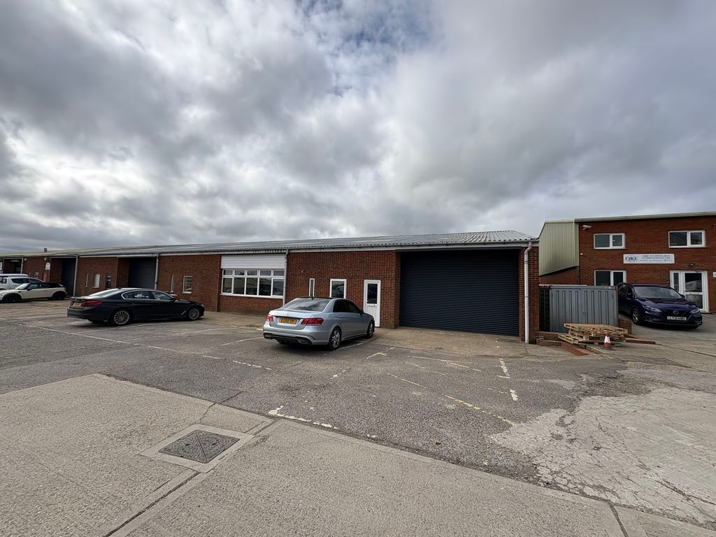 Property photo 1 of 9 Photo 9