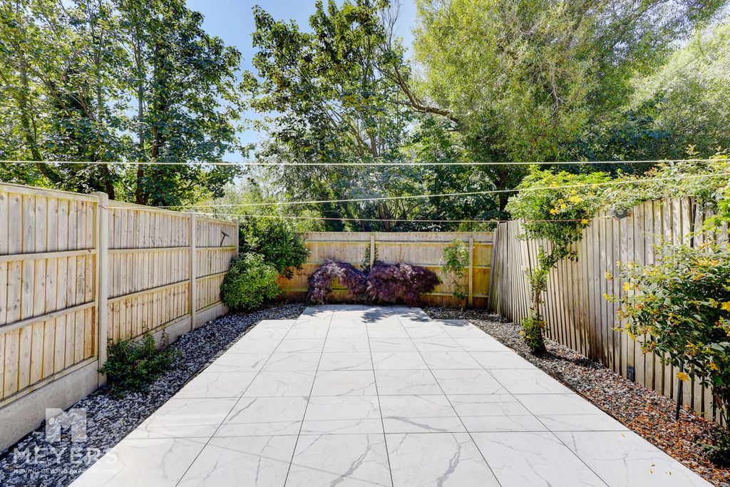 Property photo 3 of 46