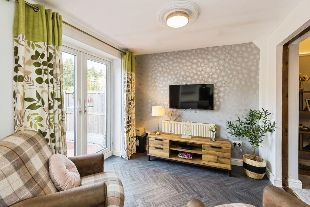 Property photo 3 of 22 Pbox-Img.Jpg