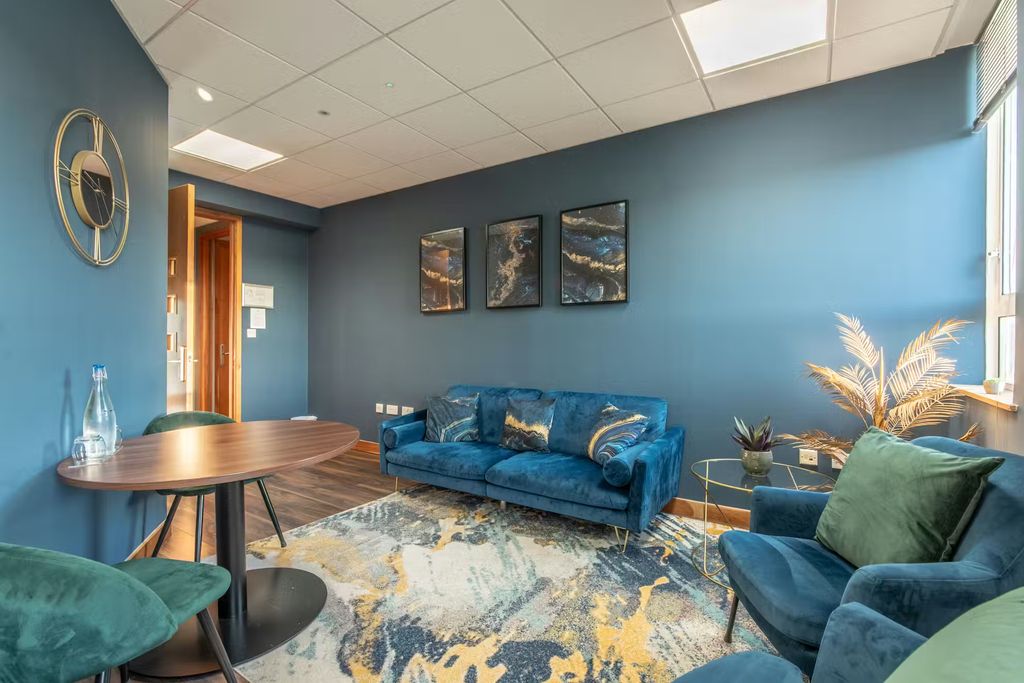 Property photo 1 of 10 Office