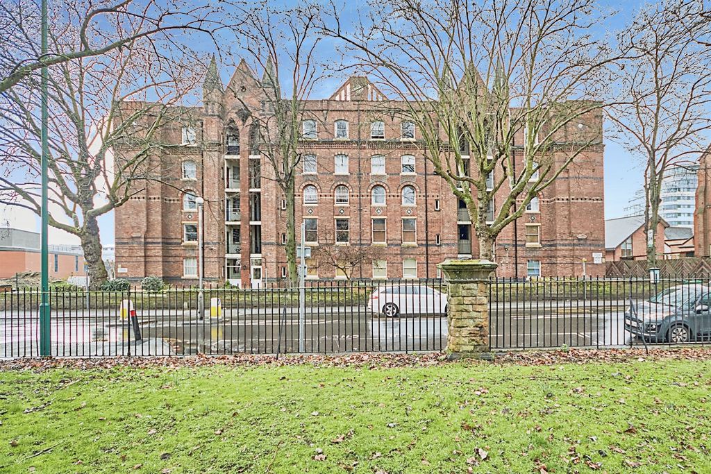Property photo 1 of 11 Image