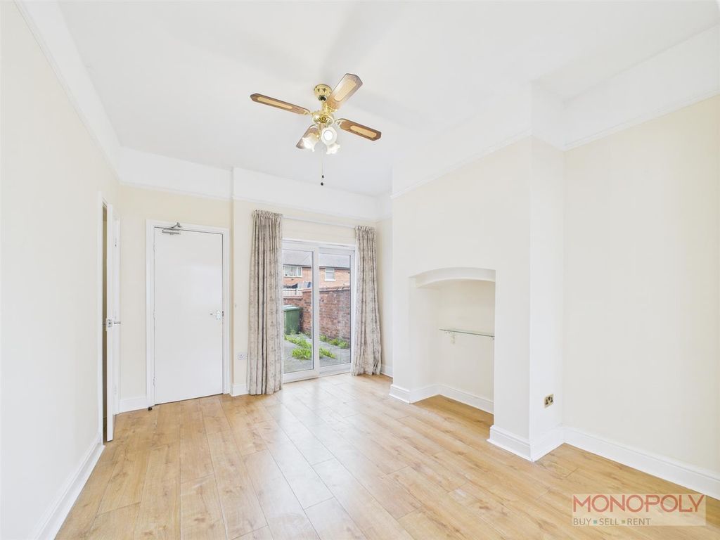 Property photo 3 of 17 Cam03815G0-Pr0323-Still006.Jpg