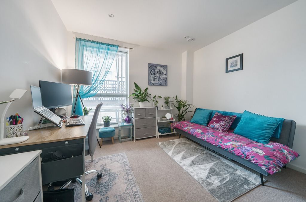 Property photo 2 of 12