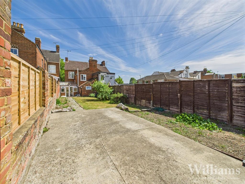 Property photo 3 of 13 Cam04950G0-Pr0094-Still016.Jpg