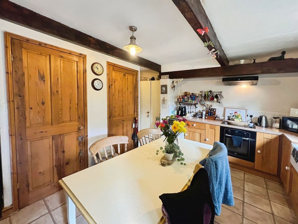 Property photo 3 of 15 Kitchen
