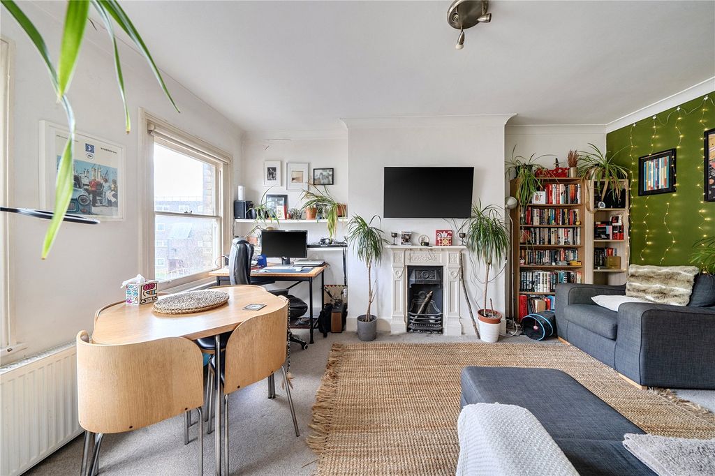 Property photo 3 of 12 Picture No. 10