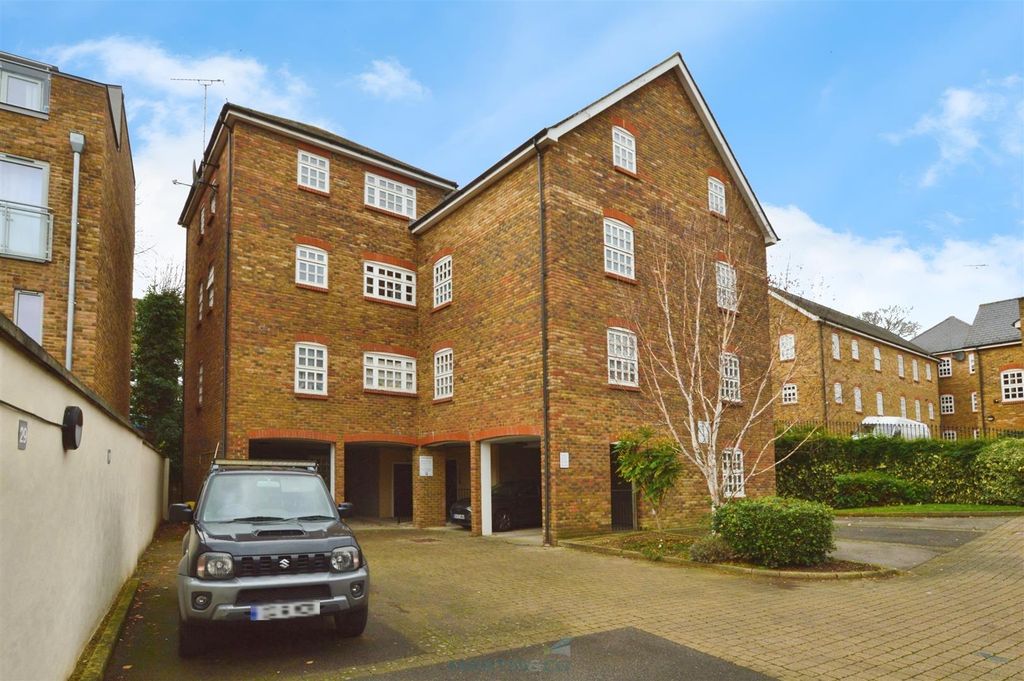 Property photo 3 of 16