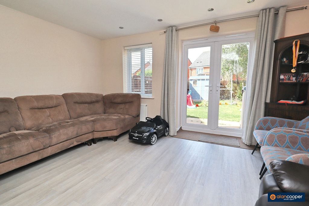 Property photo 3 of 21 3304745