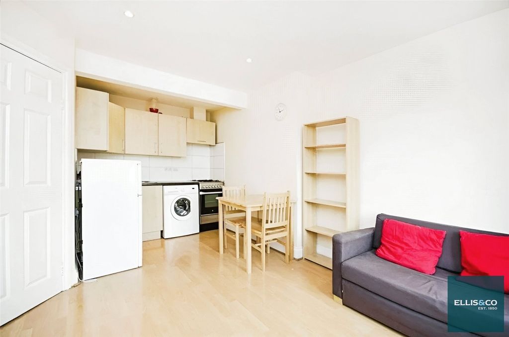 Property photo 2 of 6 Picture No. 12
