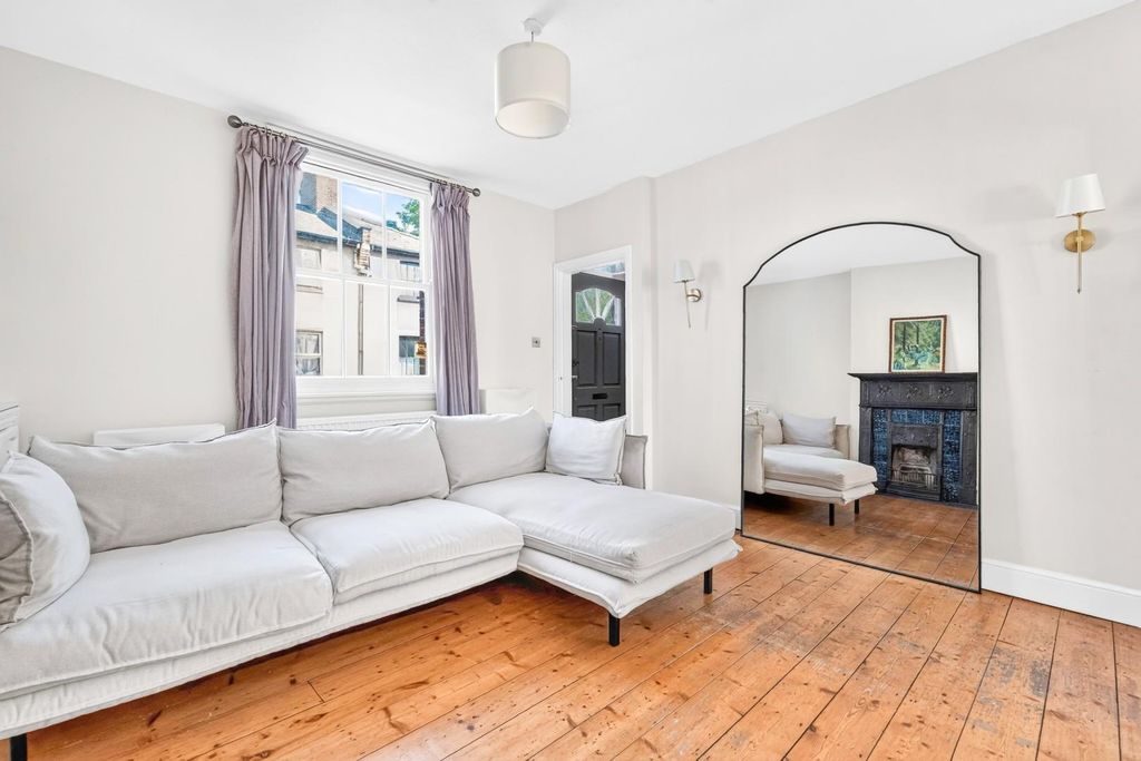 Property photo 3 of 18