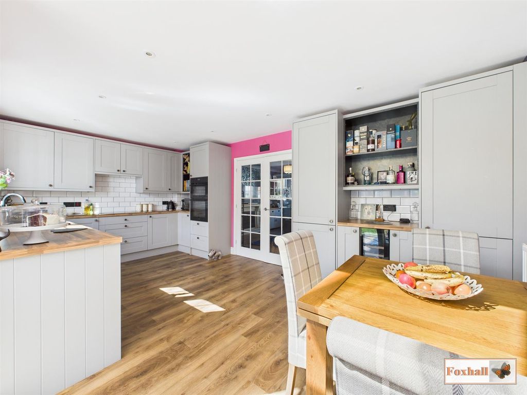 Property photo 1 of 22 Kitchen / Diner / Family Room