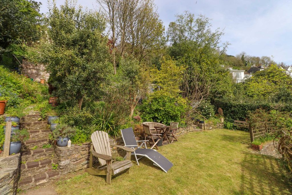Property photo 3 of 20