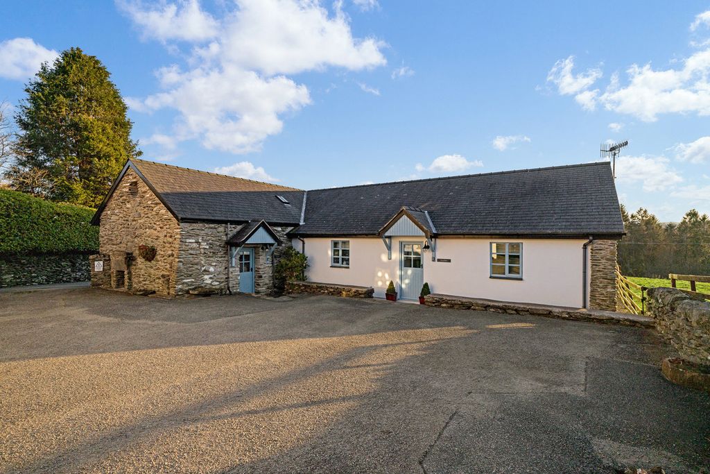 Property photo 3 of 50