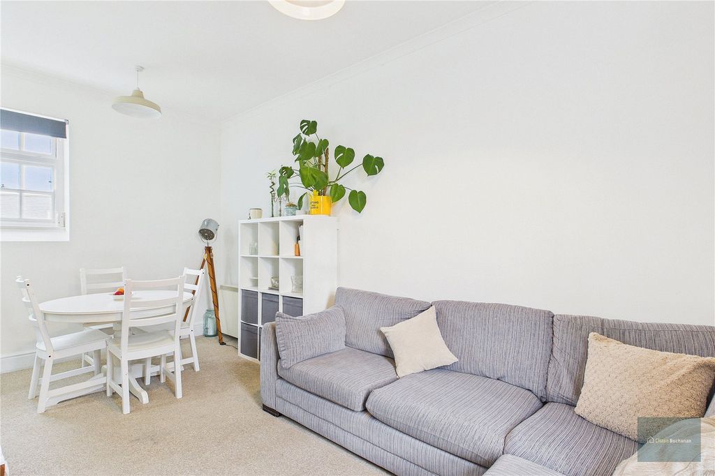 Property photo 2 of 8 Picture No. 01