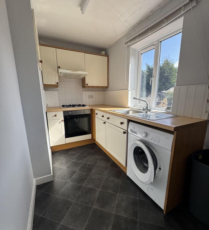 Property photo 1 of 7 Kitchen