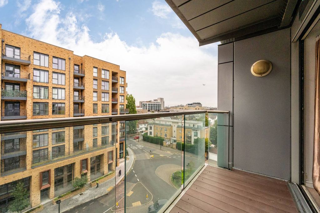 Property photo 2 of 8