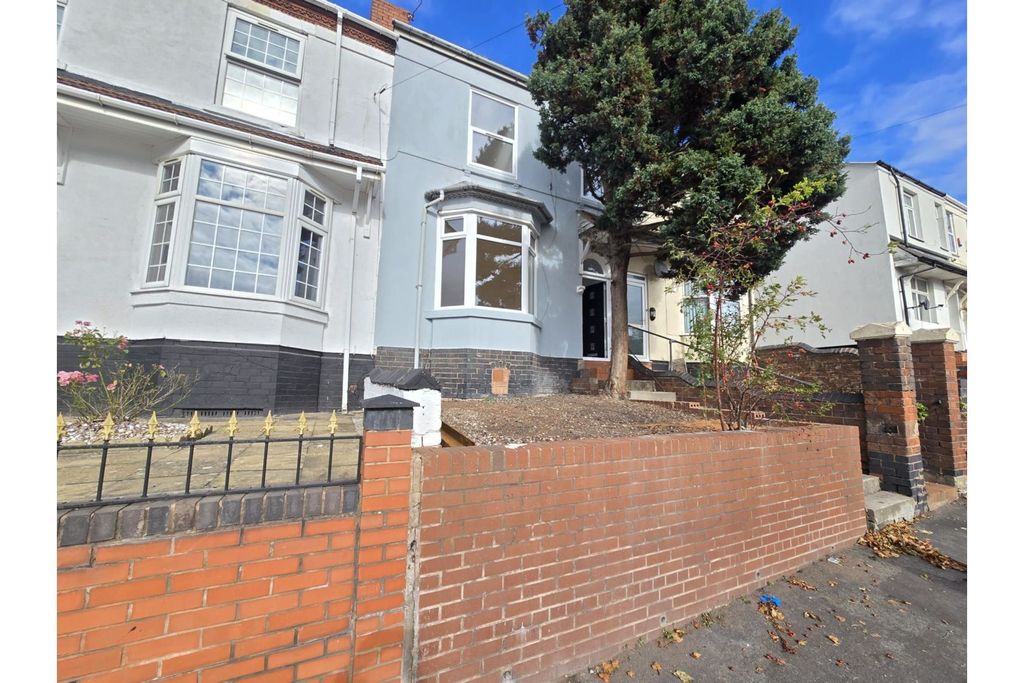 Property photo 1 of 24