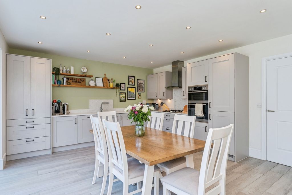 Property photo 2 of 23 Pbox-Img.Jpg