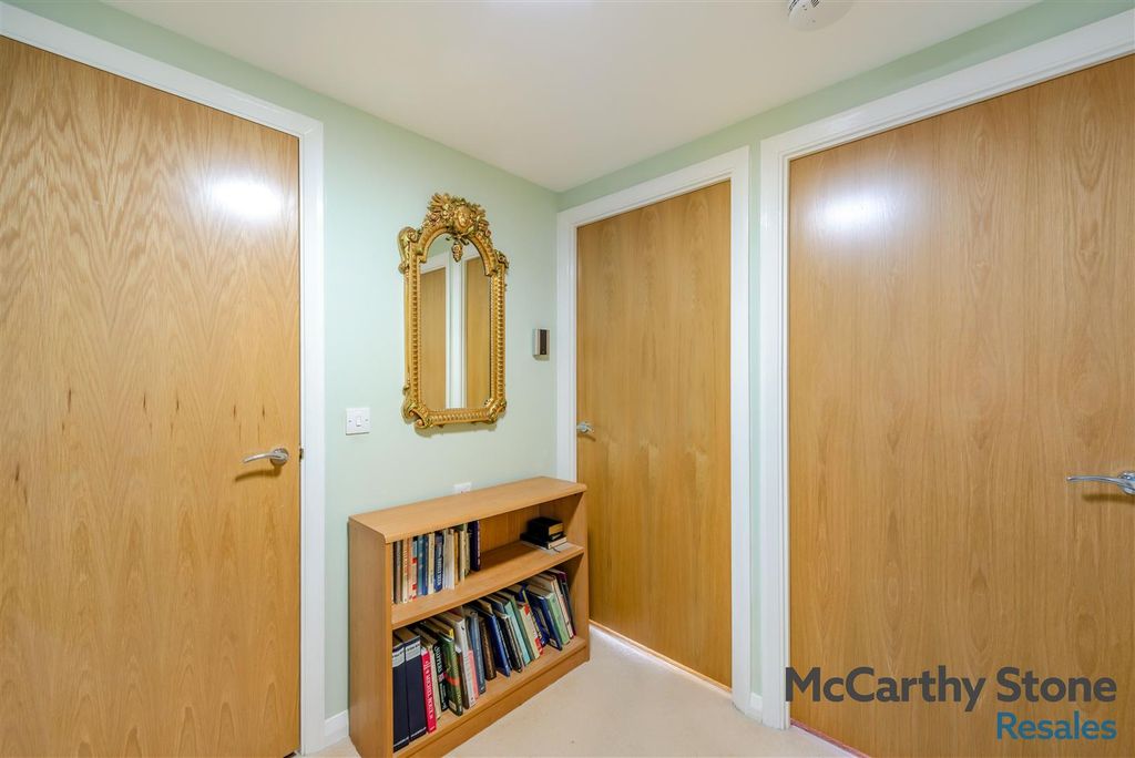 Property photo 2 of 28 8688532-Interior05.Jpg