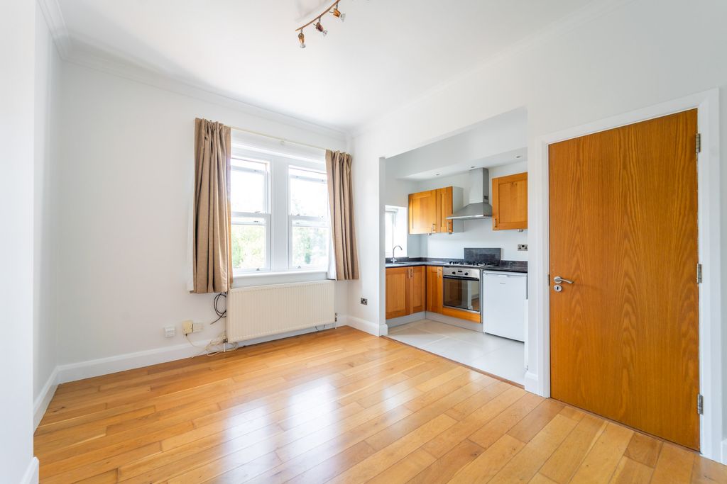 Property photo 1 of 8 Mba07298