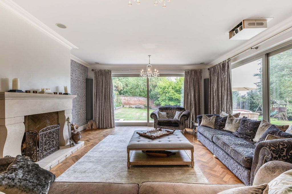 Property photo 3 of 36 Drawing Room